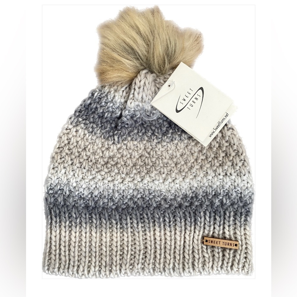 Knit Beanie - grey tan white w/ faux fur puff
